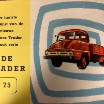 Magazine cover for De Trader issue 75. Left yellow panel with Dutch text; right shows a red vintage truck against a blue spiral background.